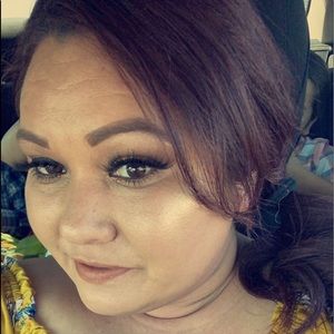 Meet your Posher, Tania